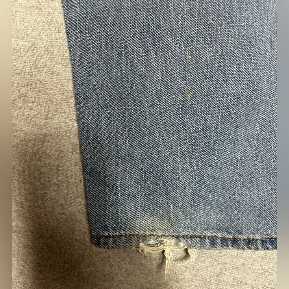 Levis 550 Jeans Mens 40x30 Blue Relaxed Fit Tapered Leg‎ Distressed Denim Pants